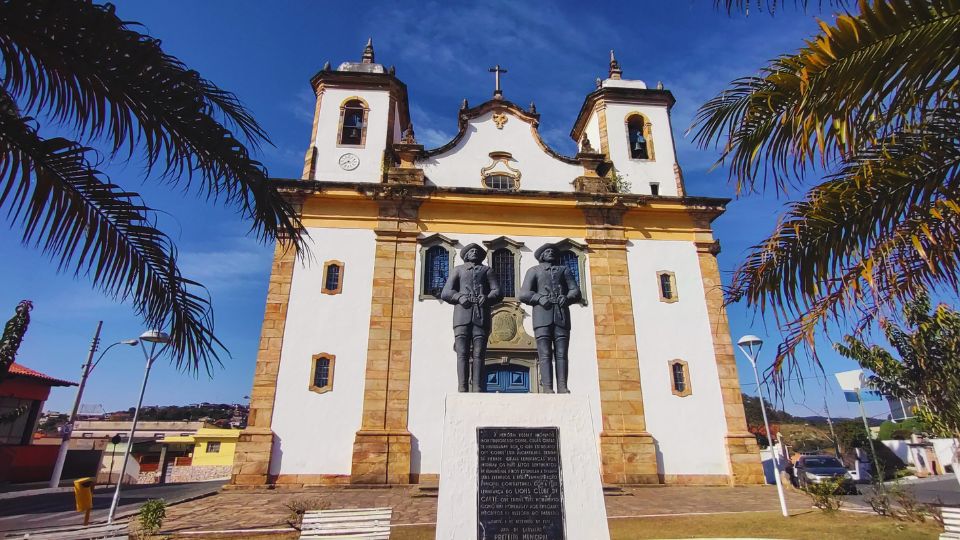 [Imagem de Monumento aos Emboabas]