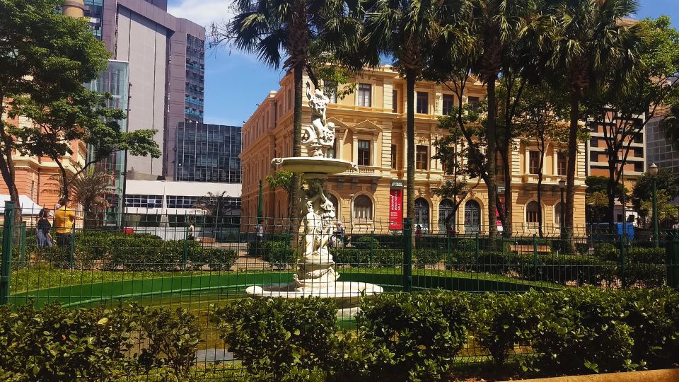 [Imagem de Praça da Liberdade]