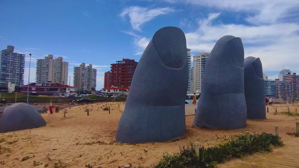[Imagem de Los Dedos ("A Mão") na Praia Brava]